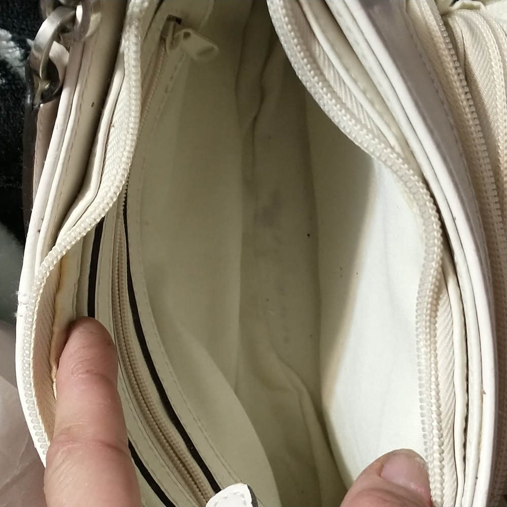 NWOT - Small White Vinyl Bag w/wallet - Picture 7 of 12